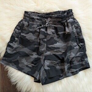 Athleta Girl All Play 3” lined black camo shorts 8-10 M Medium